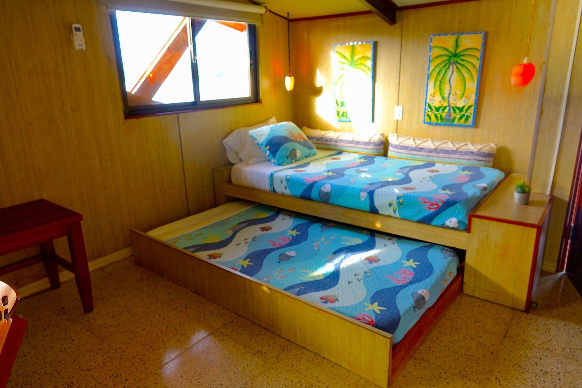 Casa Congo & Casa Rayo Verde - Restaurante - Galeria De Arte Portobelo Exteriör bild